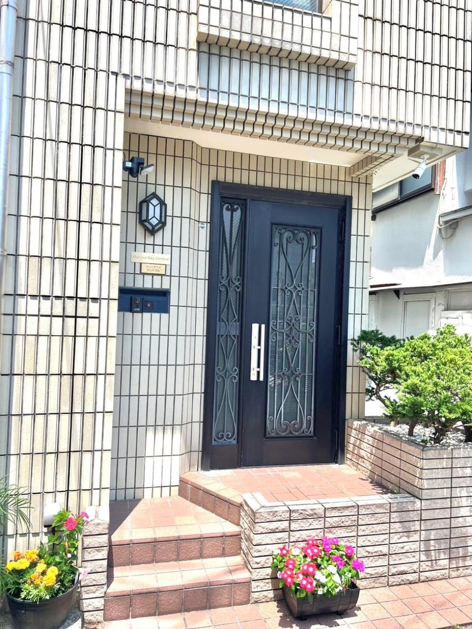 Facade/entrance