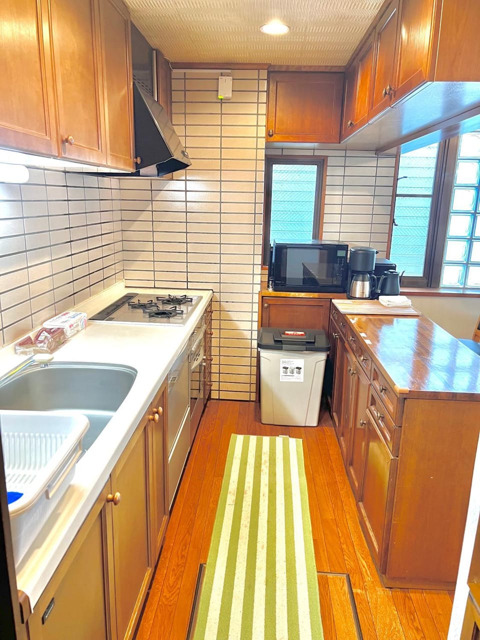 Kitchen or kitchenette, dishwasher, minibar, oven