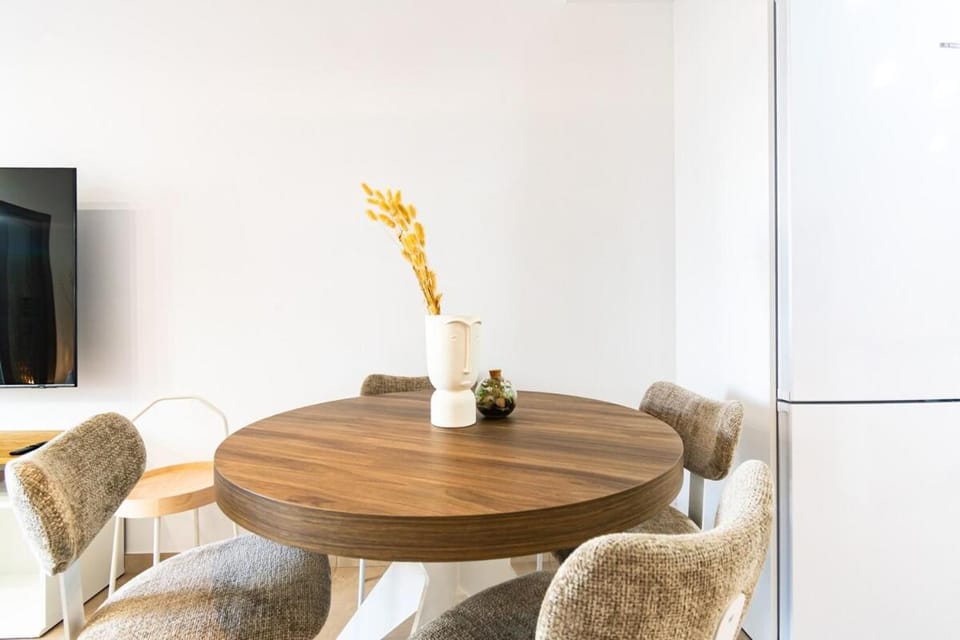 Living room, Seating area, Dining area