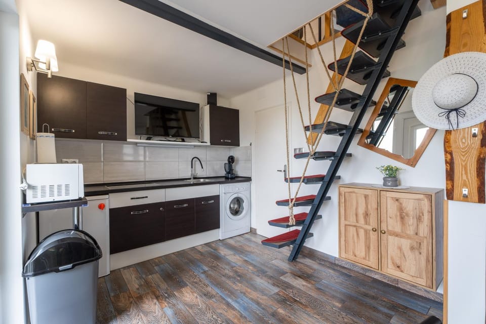 TV and multimedia, Kitchen or kitchenette