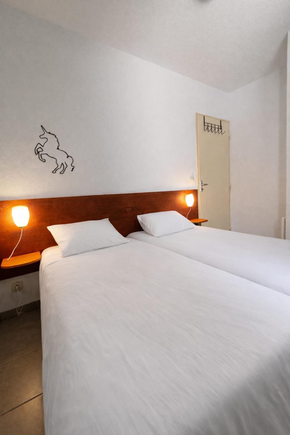 Property building, Bed, Photo of the whole room, Bedroom