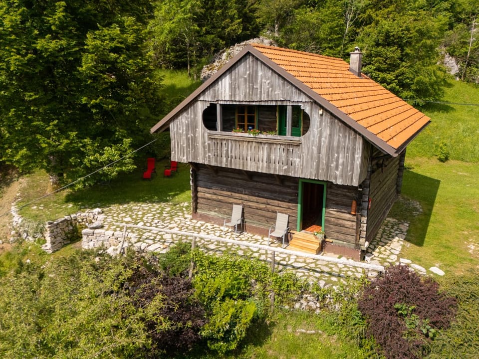 Property building, Day, Natural landscape, Garden, Garden, Garden view