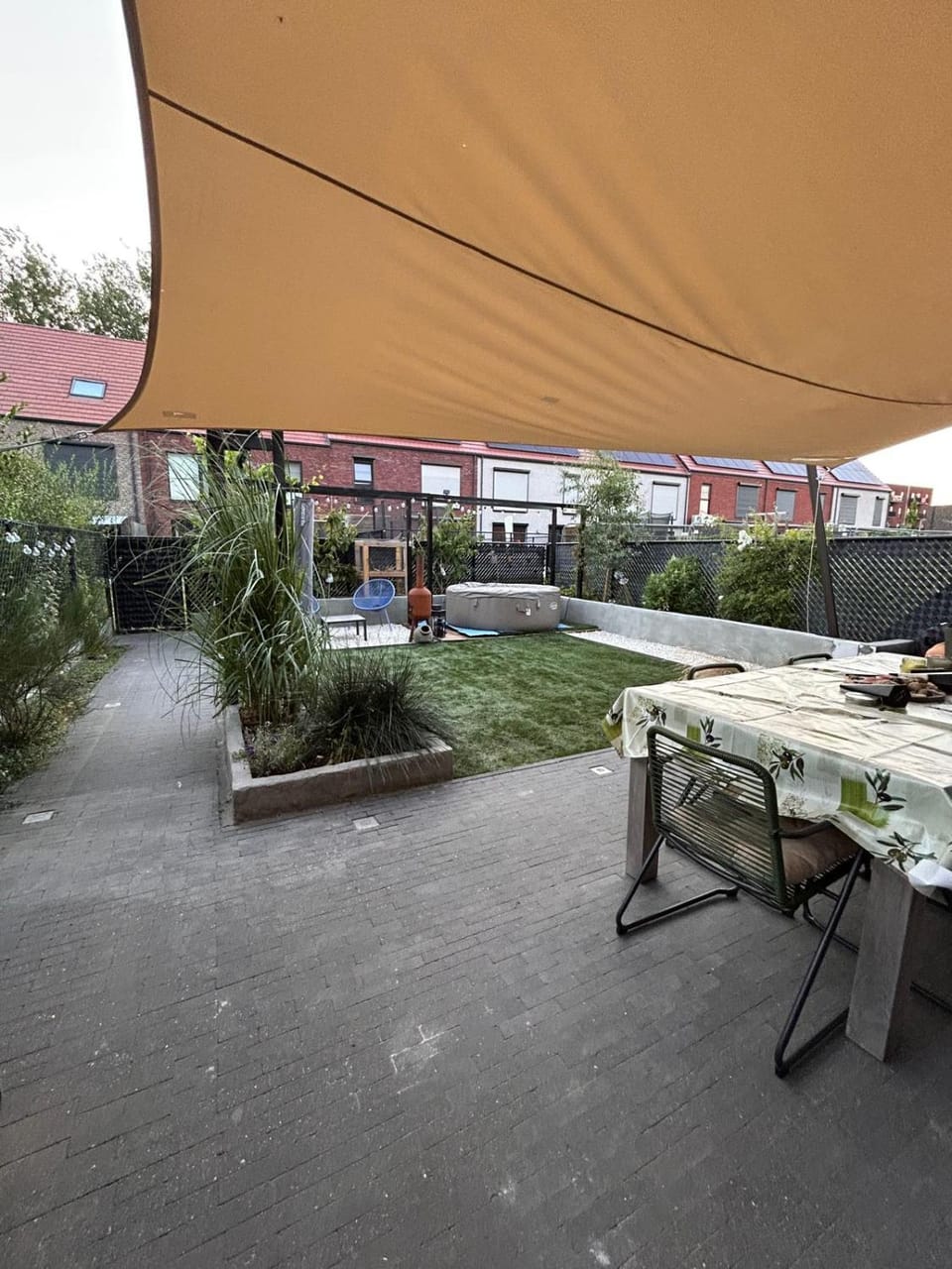 Garden, Hot Tub