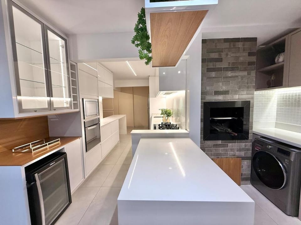 Apê Bossa Nova · Apê Bossa Nova|200m do mar|Espaço Gourmet|2churras Apartment in Camboriú