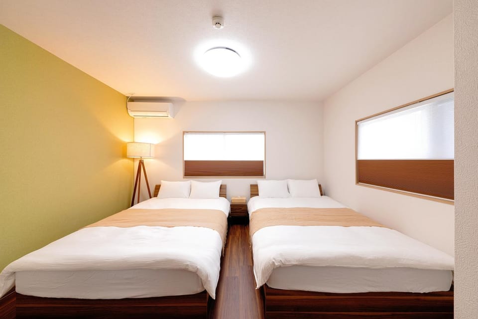 Bed, Photo of the whole room, Bedroom, air conditioner