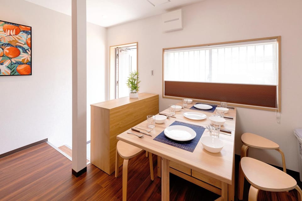 Living room, Dining area, air conditioner