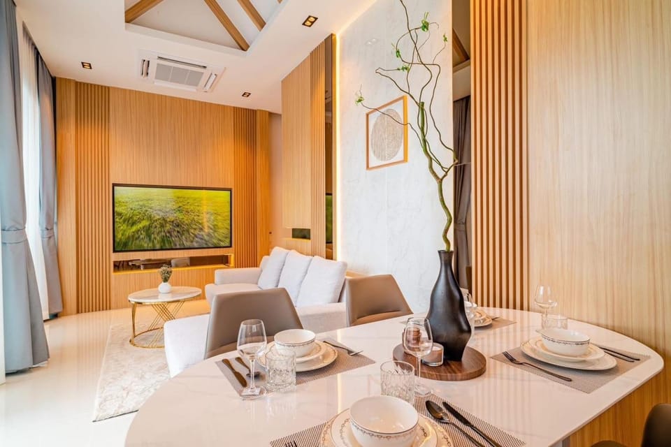 TV and multimedia, Seating area, air conditioner