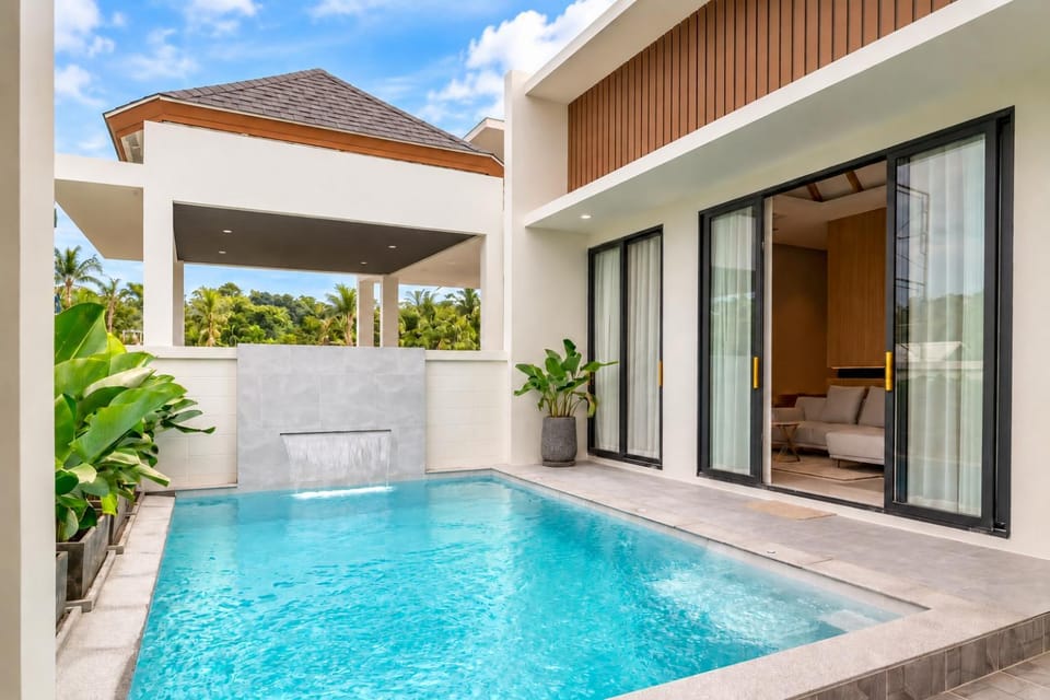 Property building, Swimming pool