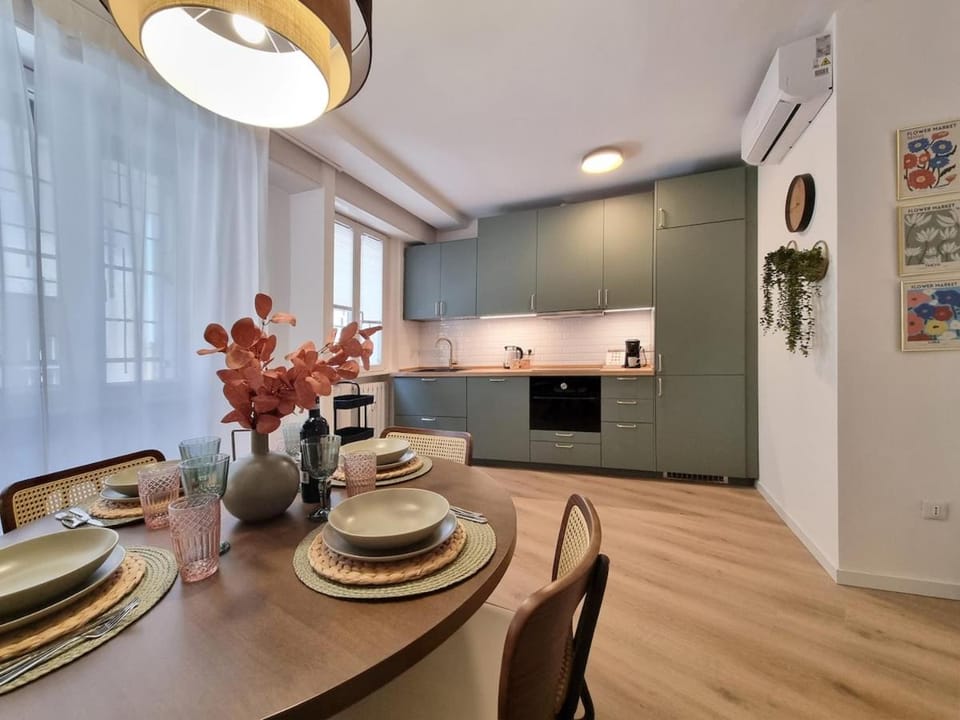 Restaurant/places to eat, Coffee/tea facilities, Kitchen or kitchenette, Dining area, Parking, dishwasher, hair dresser, heating, pet friendly, stove, washing machine, air conditioner