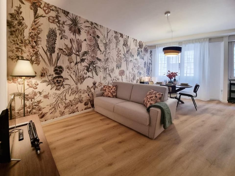 Restaurant/places to eat, TV and multimedia, Coffee/tea facilities, Living room, Seating area, Parking, dishwasher, heating, pet friendly, air conditioner