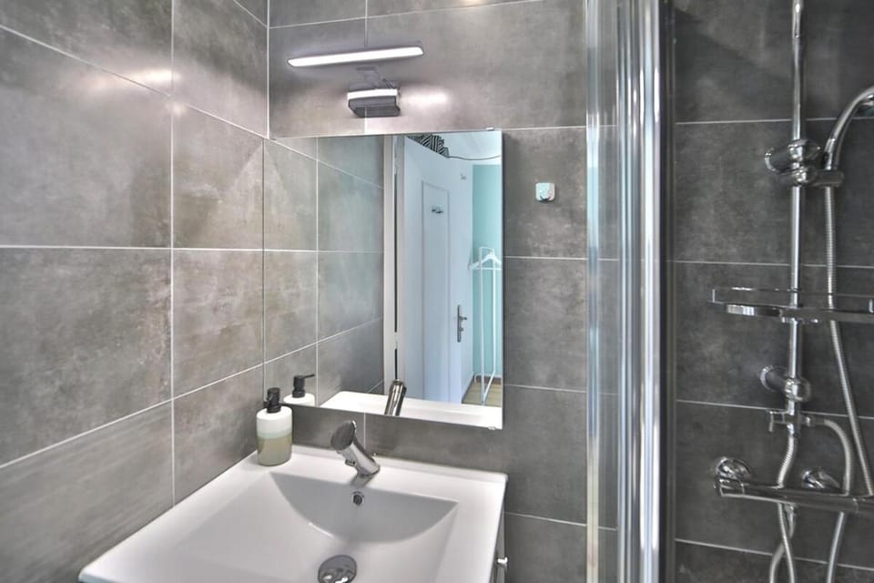 A cozy hideaway just 20 minutes from Paris Apartment in Sartrouville