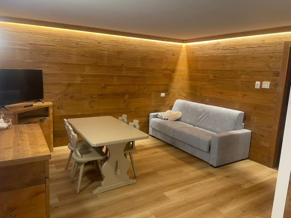 TV and multimedia, Living room, Dining area