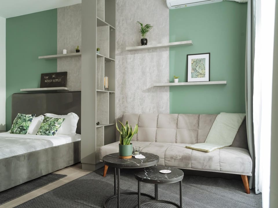 Bed, Photo of the whole room, Seating area