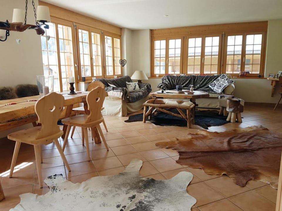 Stunning Gstaad Apartment With Mountain Views Apartment in Saanen