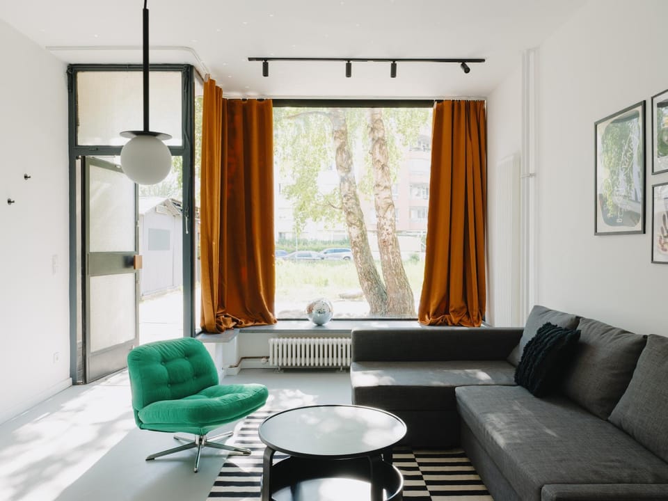 Living room, Seating area