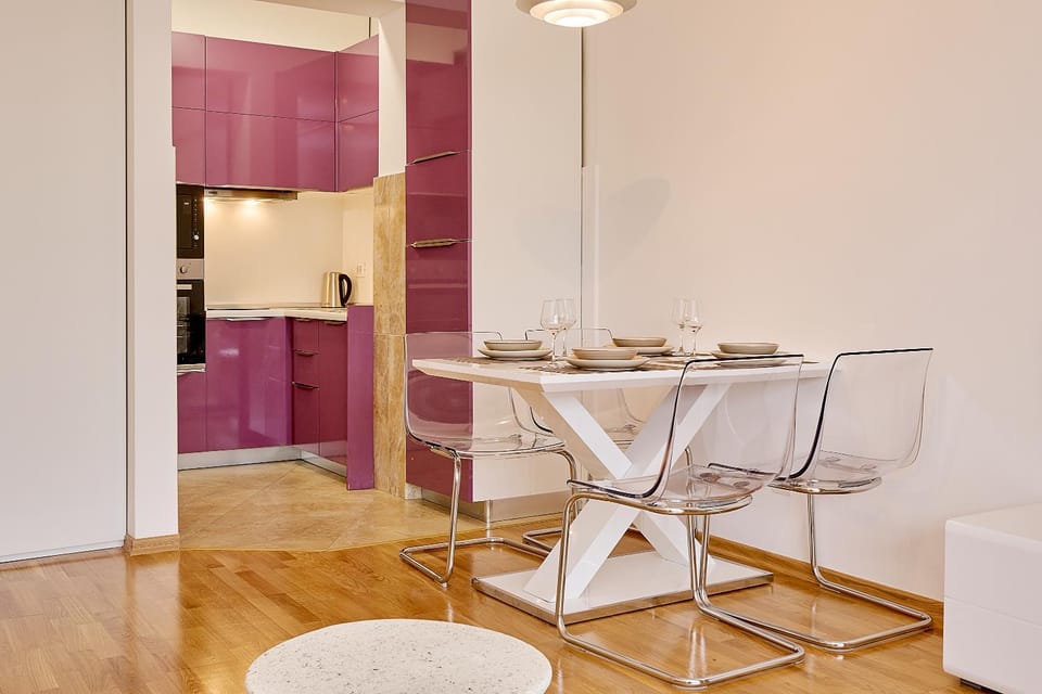 Seating area, Dining area