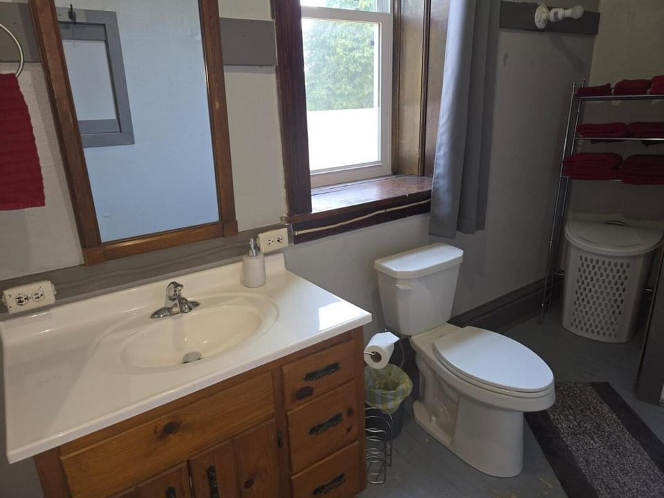 Kaleva East & Goose's Hall Apartment in Wisconsin