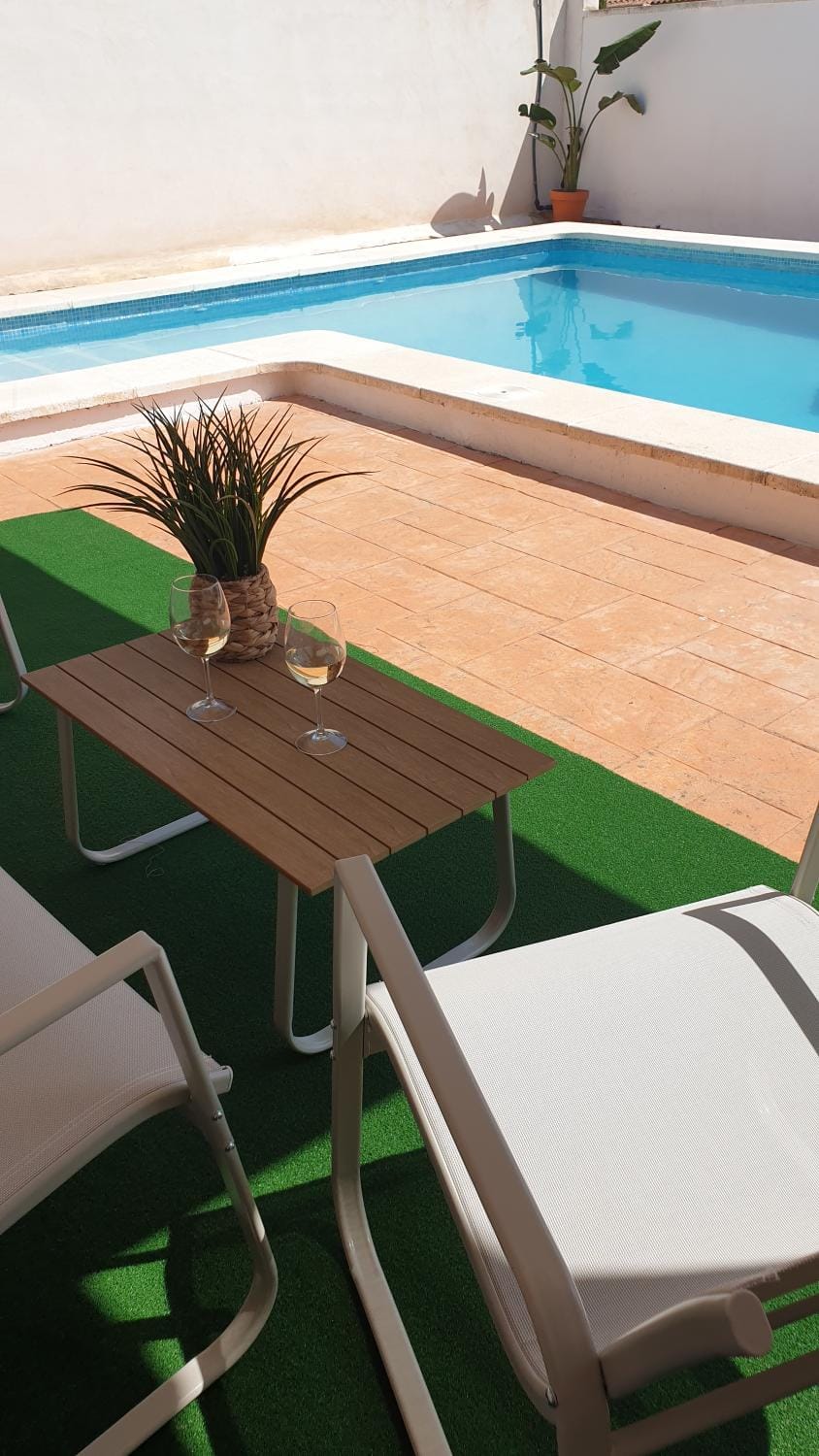Pool view, Swimming pool, sunbed