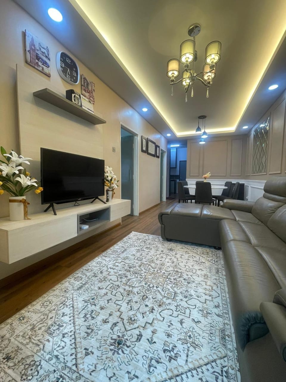 Communal lounge/ TV room, TV and multimedia, Living room, Seating area, Evening entertainment
