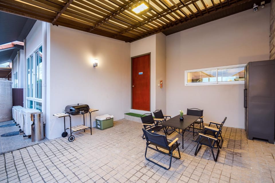 The Ville Jomtien- 3 Bedrooms Deluxe Pool Villa Villa in Pattaya City