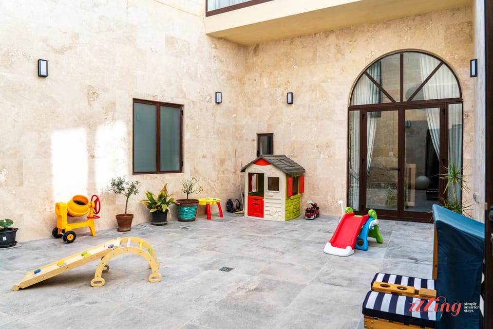 Patio, Day, Children play ground