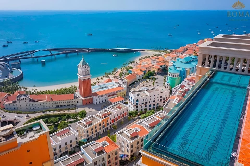 Bird's eye view, Sea view, Swimming pool