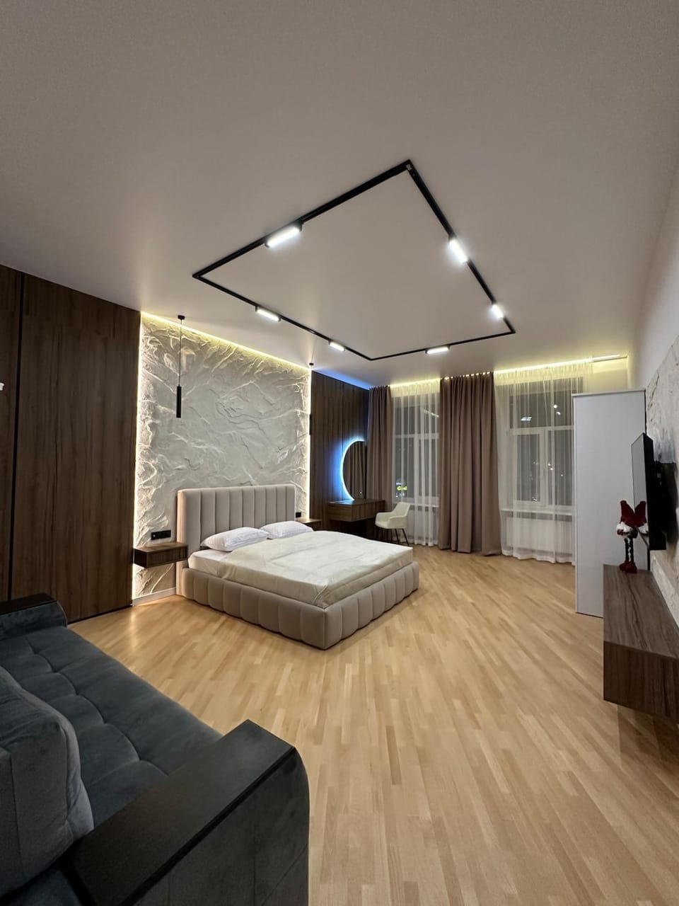 Bed, TV and multimedia, Bedroom