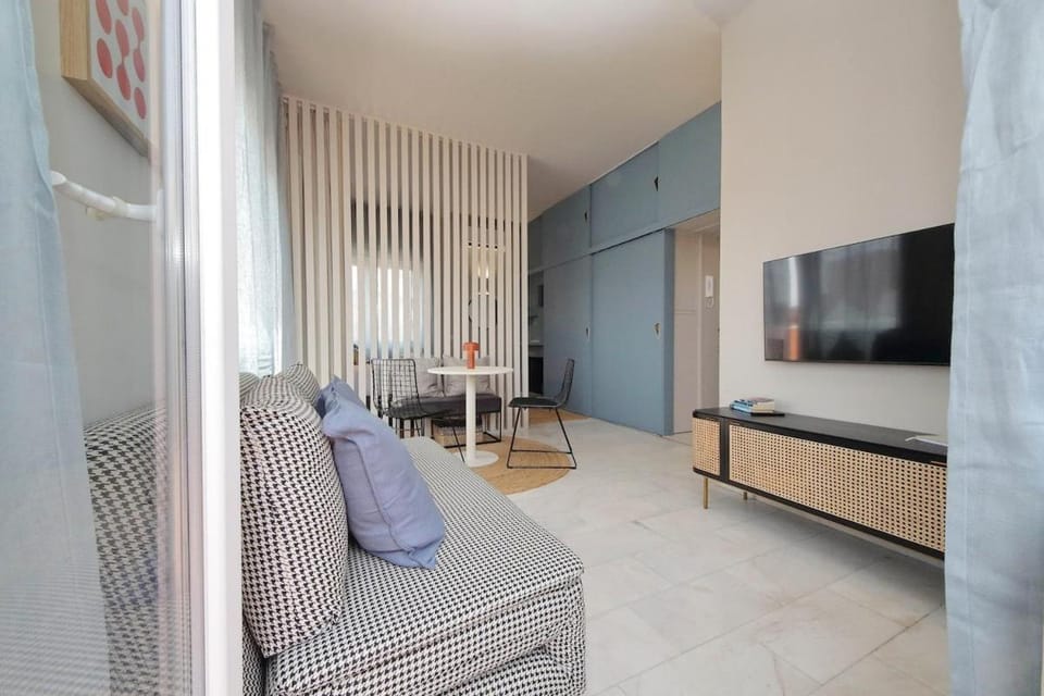 Communal lounge/ TV room, TV and multimedia, Living room, Photo of the whole room, Seating area, Evening entertainment