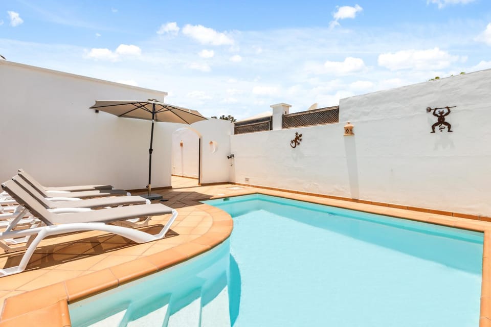 Villa Rosa - VipVipVillas Villa in Arrecife