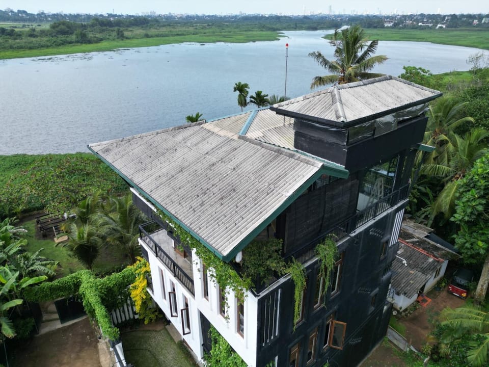 COLOMBO Water Front Bed and Breakfast in Western Province