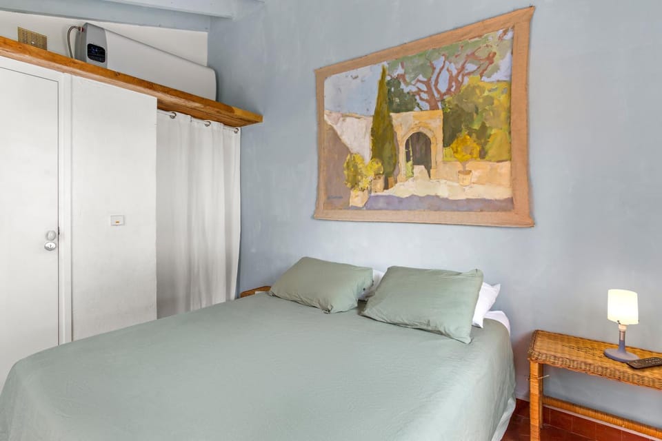 Living room, Bedroom