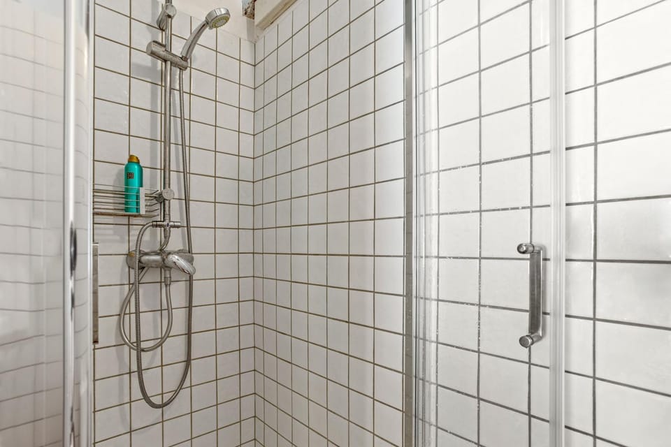 Bathroom, Living room