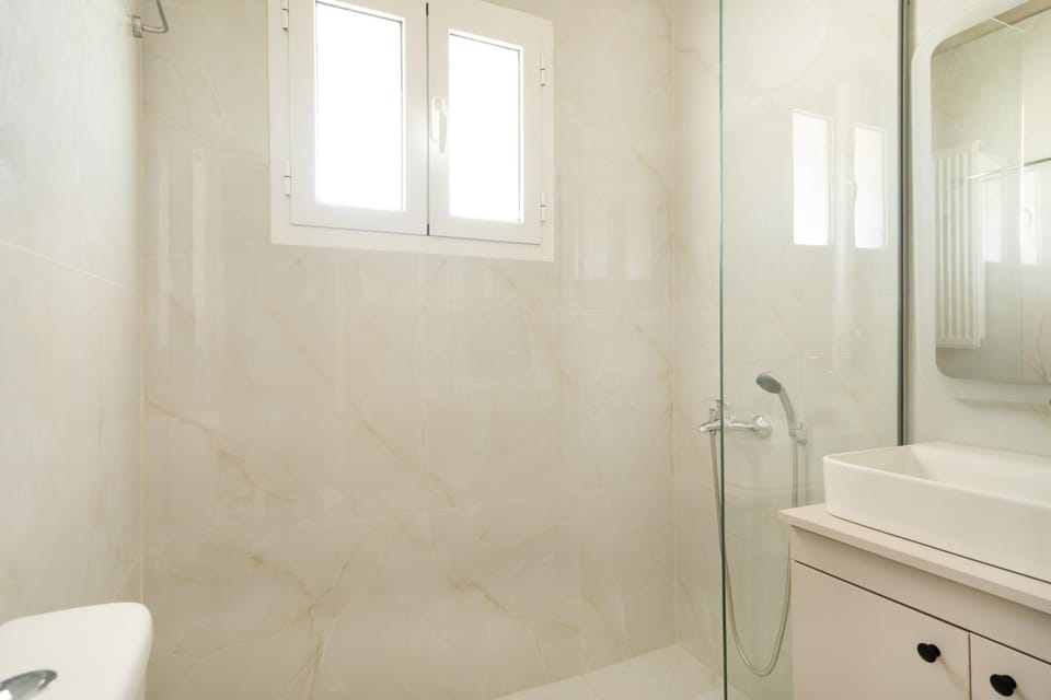 Bathroom, Living room