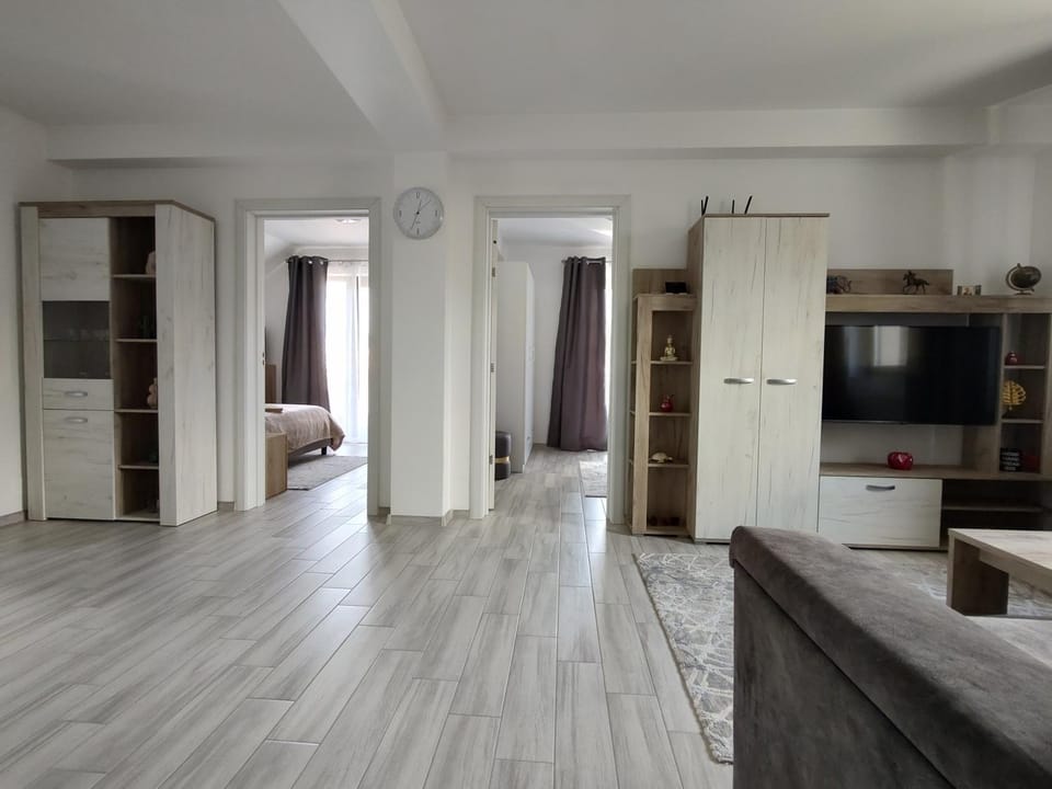 Communal lounge/ TV room, TV and multimedia, Evening entertainment
