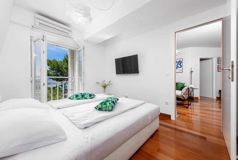TV and multimedia, Bedroom