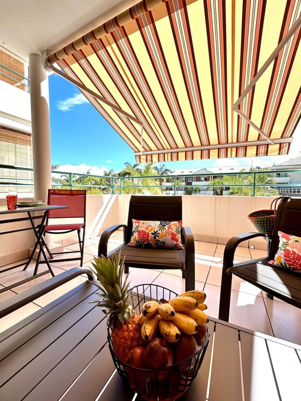 Patio, Day, View (from property/room), Balcony/Terrace, Food and drinks, Dining area, Food