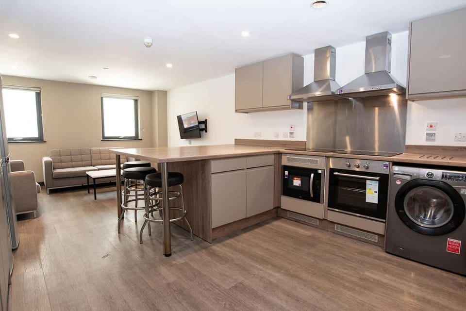 Kitchen or kitchenette, Dining area, oven, stove