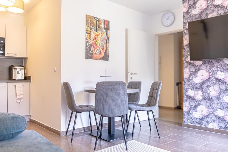 TV and multimedia, Dining area