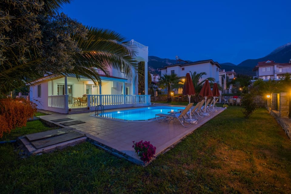 Property building, Pool view, Swimming pool