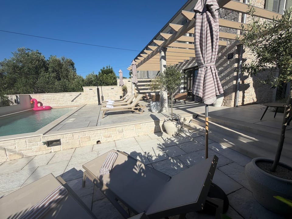 Heritage Villa Francheza-Elegant Stone villa near the Beach, Pašman Island , Ugrinić Villa in Zadar County