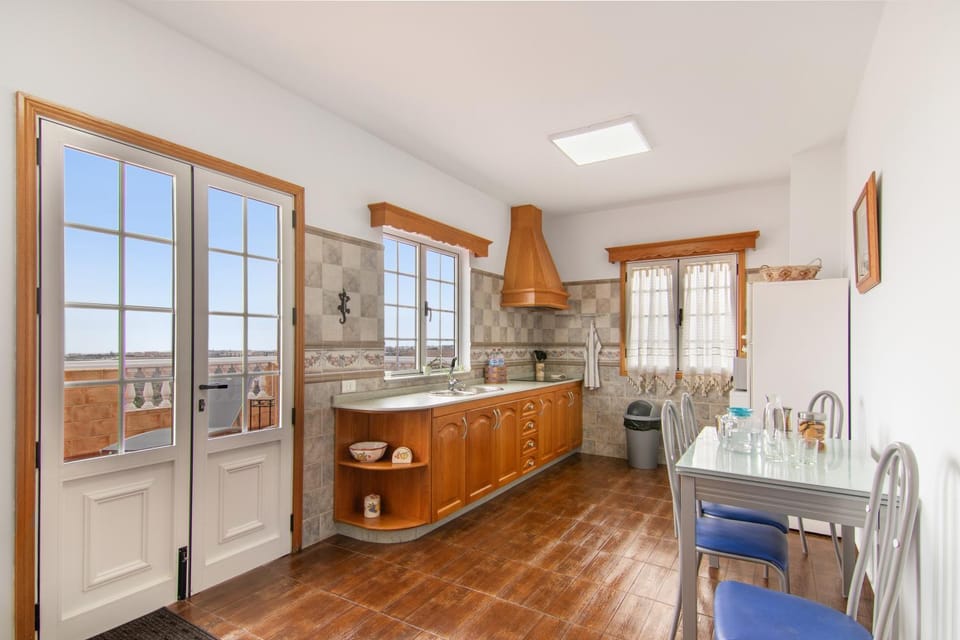 Property building, Kitchen or kitchenette, Living room