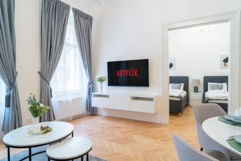 Communal lounge/ TV room, Bed, Living room, Seating area