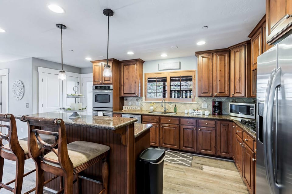Bear Hollow Heaven - Private Hot Tub 4 Bedroom Luxury Condo House in Summit Park