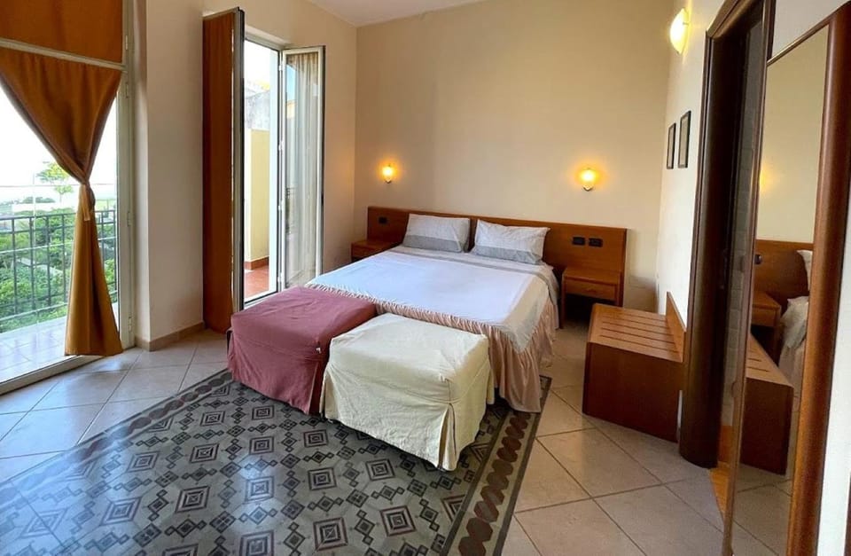 Bed, View (from property/room), Balcony/Terrace, Photo of the whole room