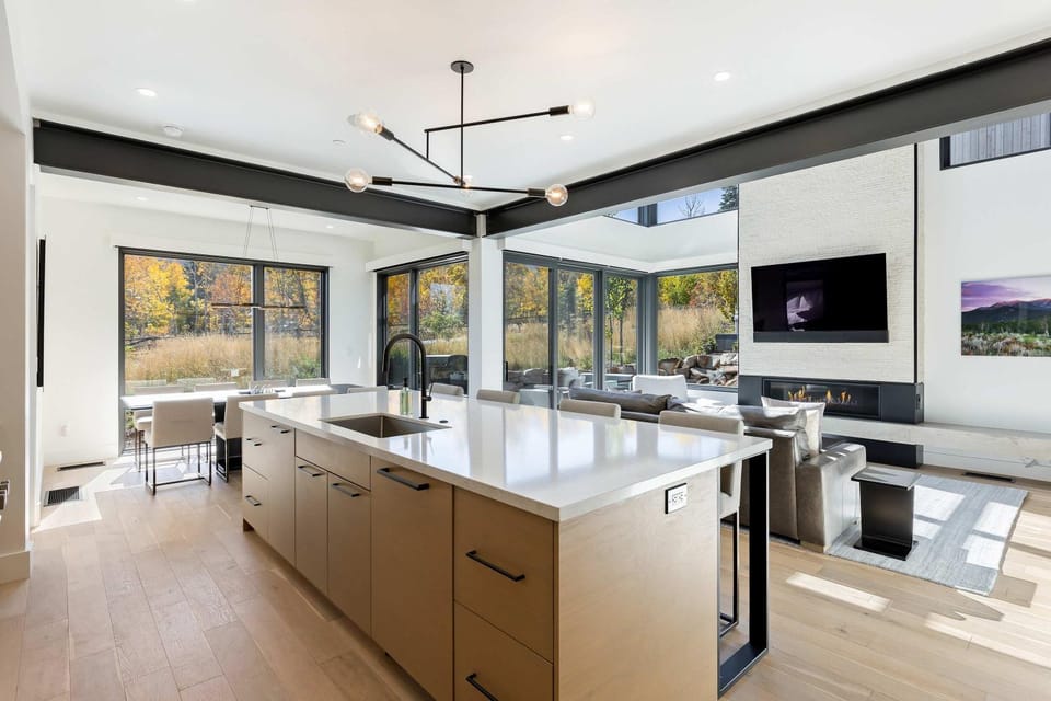 Walk to Ski-Lift - Canyons Village Center Sleeps 13 House in Wasatch County