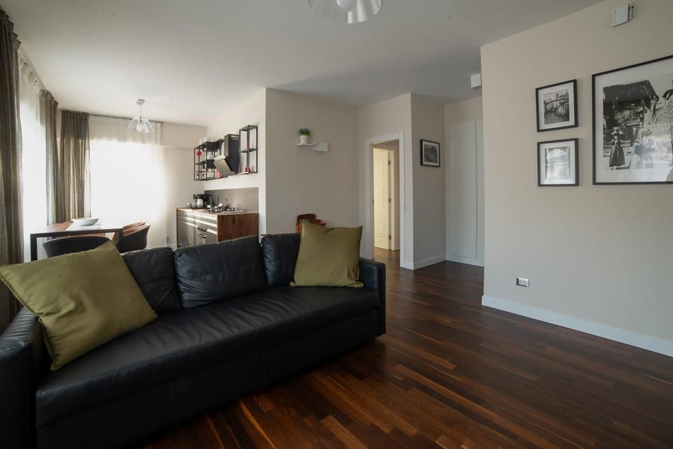 Kitchen or kitchenette, Seating area