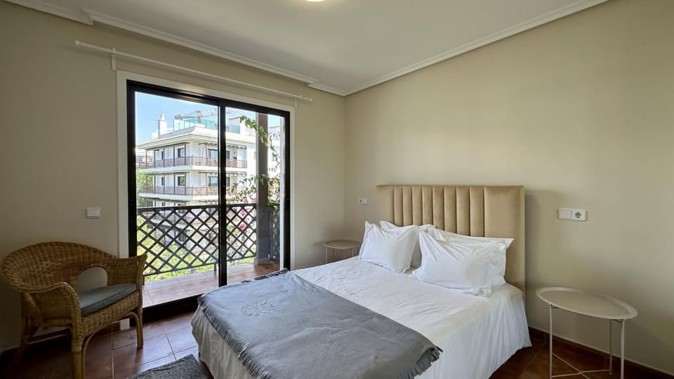 Bed, Balcony/Terrace, Bedroom