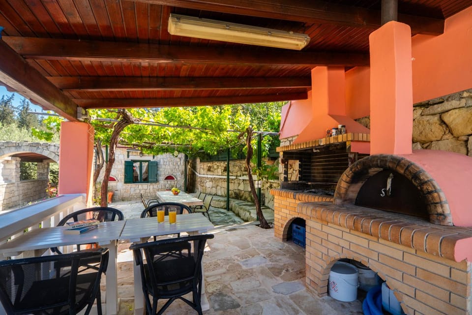 Patio, BBQ facilities, Dining area