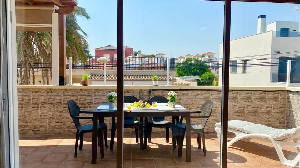 Day, View (from property/room), Balcony/Terrace, Living room, Dining area