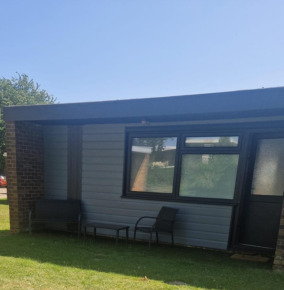 Property building, Day, Garden, Garden view